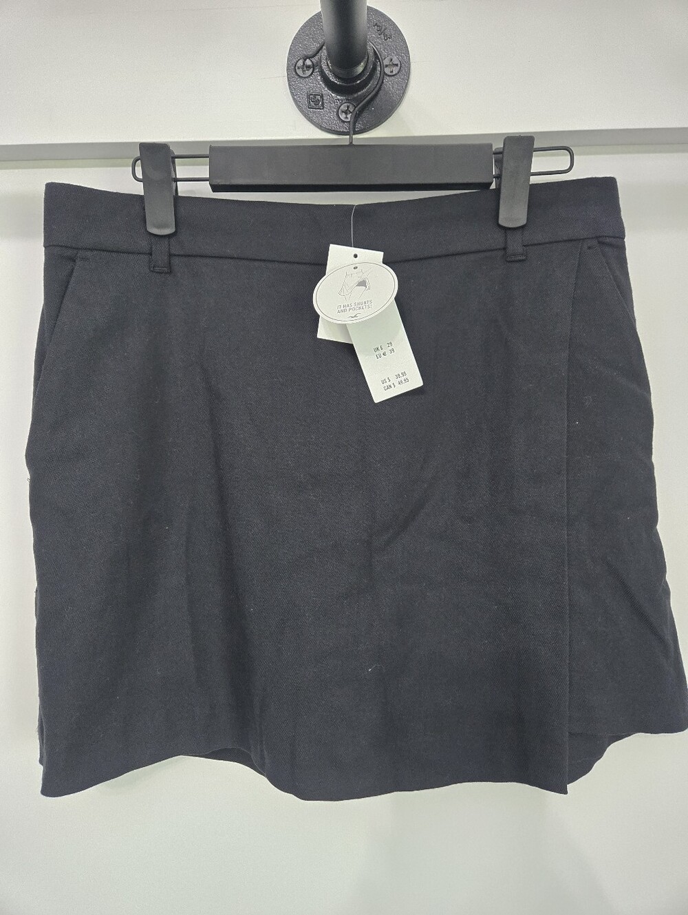 New. Hollister Black Skort with Built-In Shorts & Pockets Medium - Picture 1 of 4